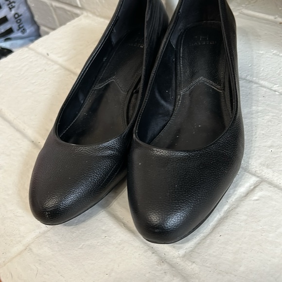 H by Halston Black Leather Heels - Picture 5 of 6